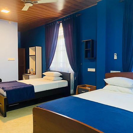 Nilaveli Hybrid Holiday Hotel ภายนอก รูปภาพ