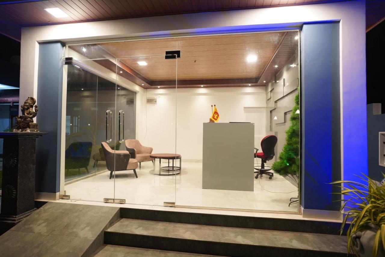 Nilaveli Hybrid Holiday Hotel ภายนอก รูปภาพ