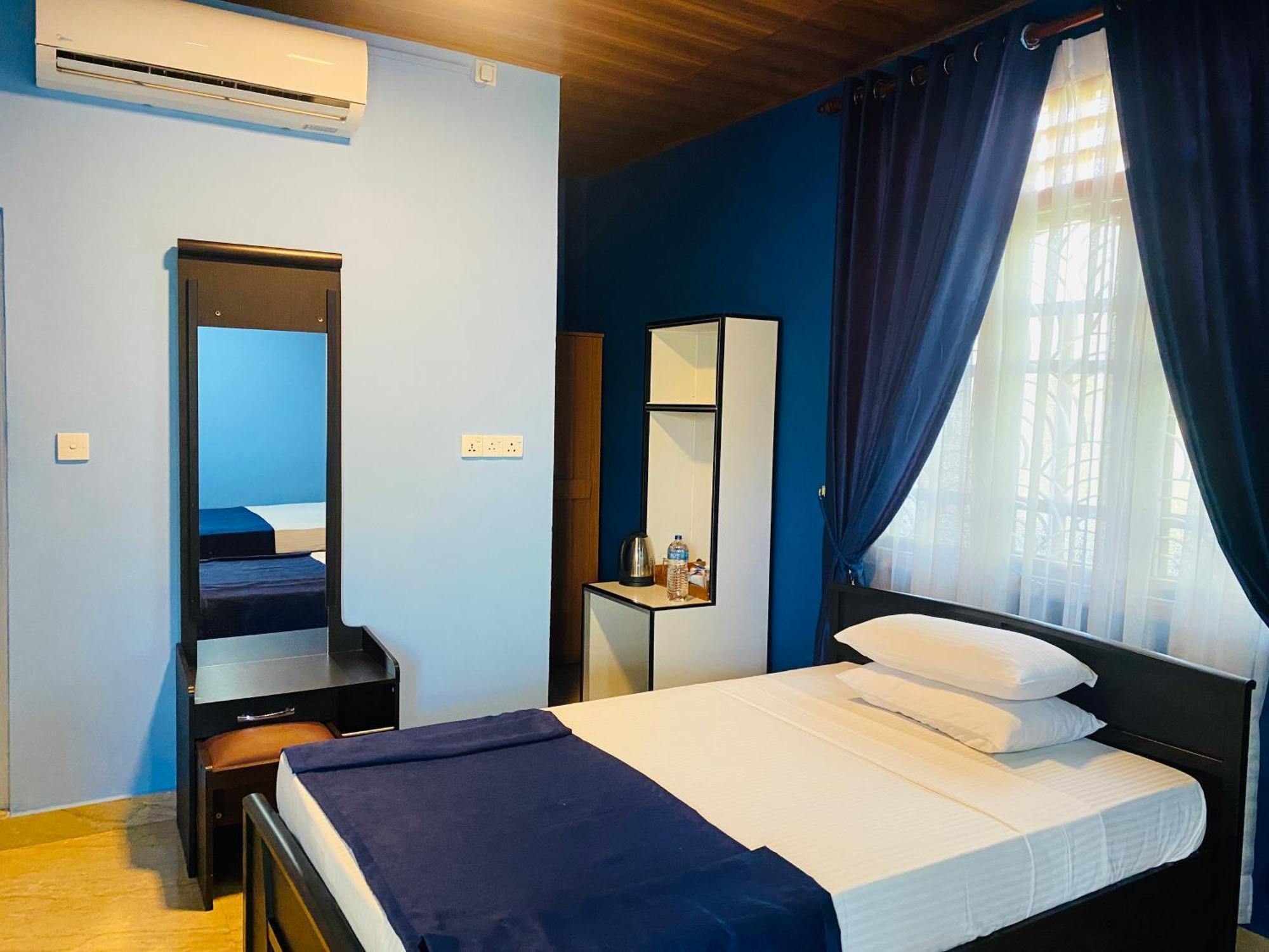 Nilaveli Hybrid Holiday Hotel ภายนอก รูปภาพ