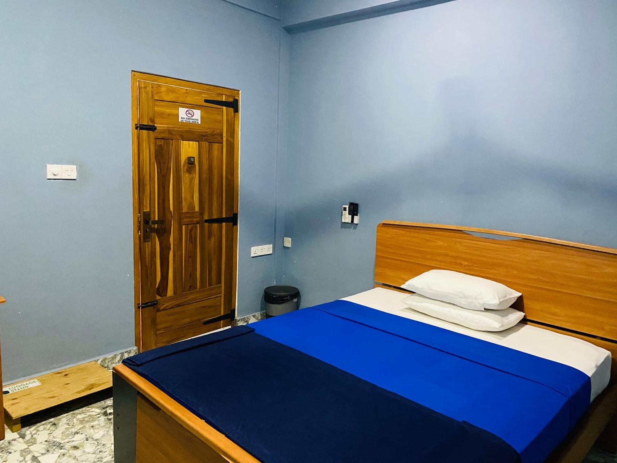 Nilaveli Hybrid Holiday Hotel ภายนอก รูปภาพ