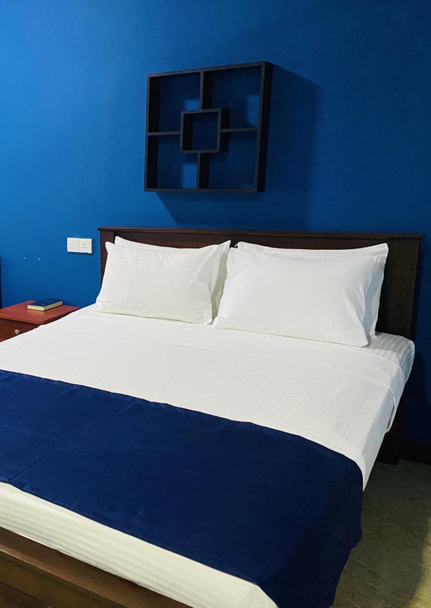 Nilaveli Hybrid Holiday Hotel ภายนอก รูปภาพ