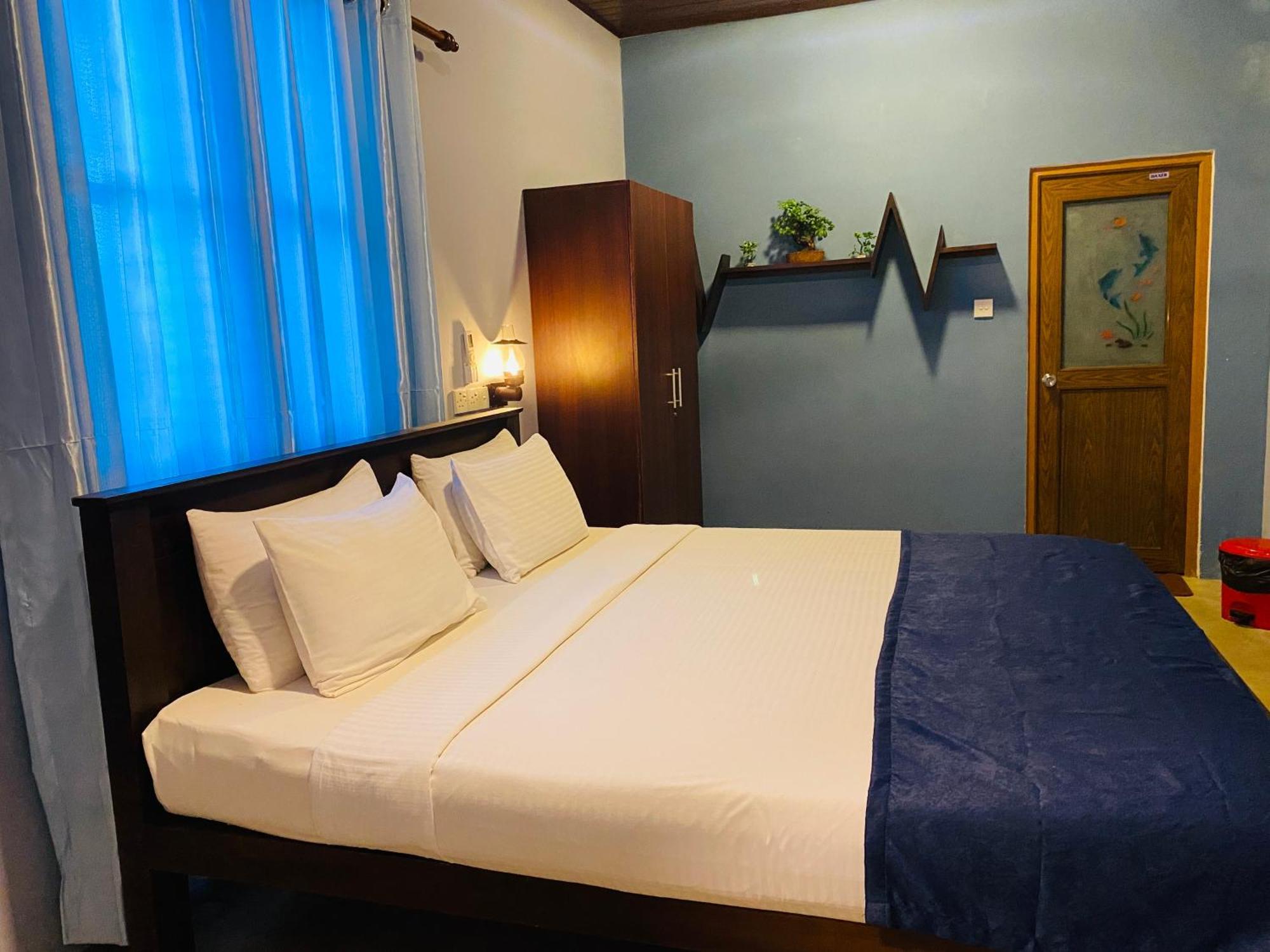 Nilaveli Hybrid Holiday Hotel ภายนอก รูปภาพ