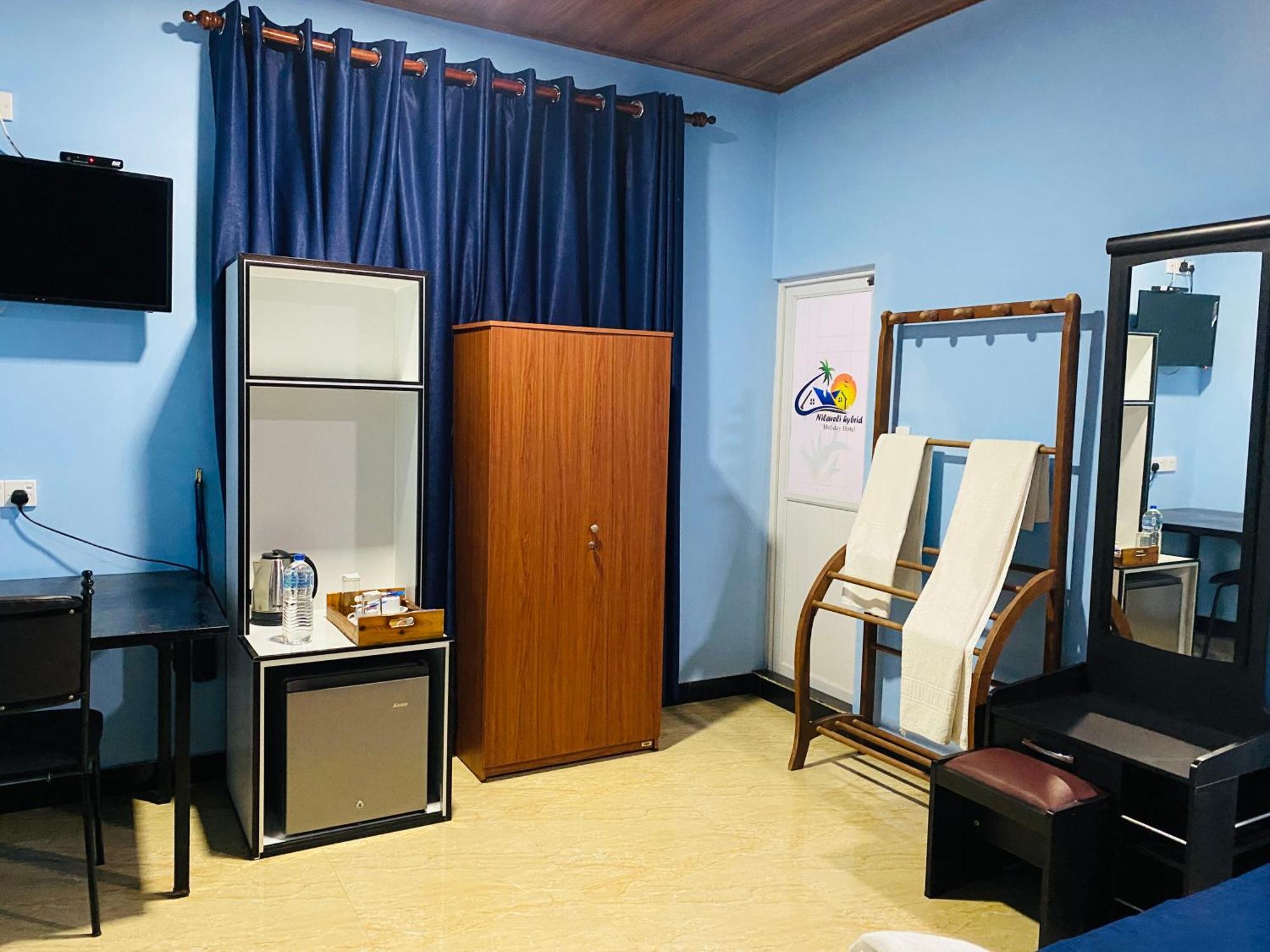 Nilaveli Hybrid Holiday Hotel ภายนอก รูปภาพ