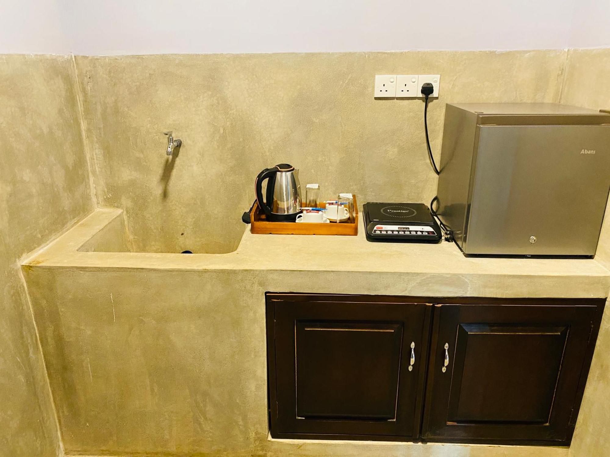 Nilaveli Hybrid Holiday Hotel ภายนอก รูปภาพ