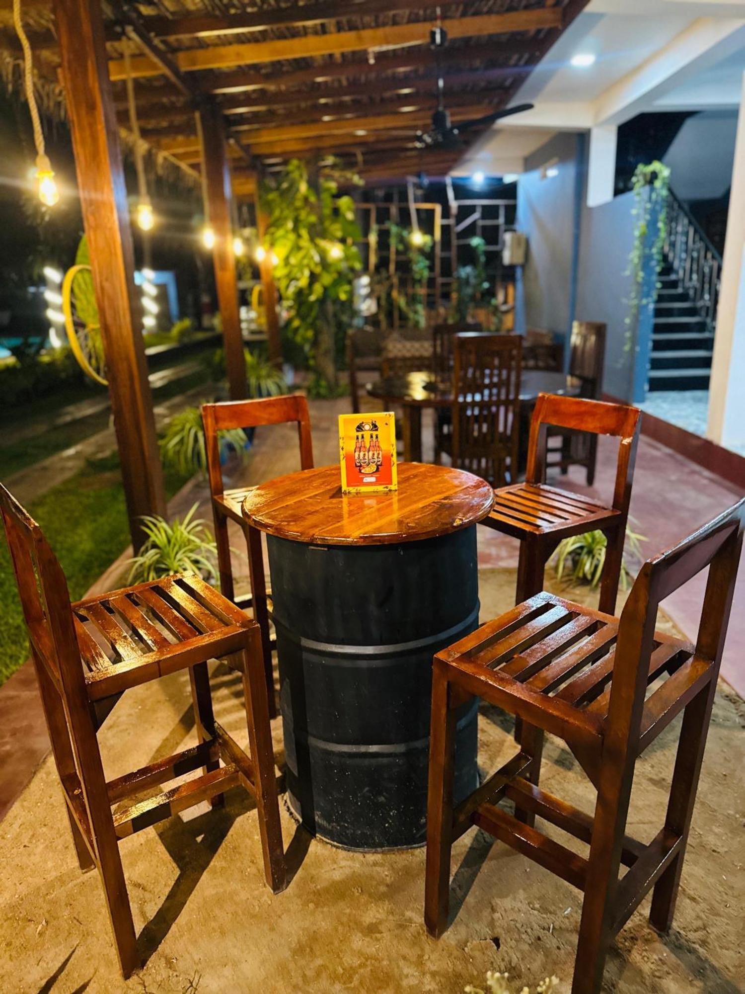 Nilaveli Hybrid Holiday Hotel ภายนอก รูปภาพ